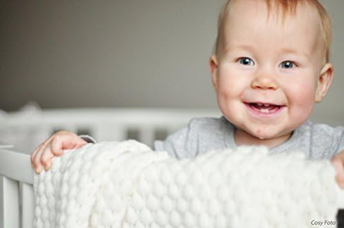 Knitted baby blanket / Extra Fine Merino Wool / White Cream Woollen Baby Throw / Kids Bedding / Newborn Swaddle Wrap