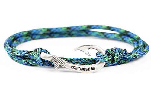 Chasing Fin Adjustable Bracelet 550 Military Paracord with Fish Hook Pendant (Reef)