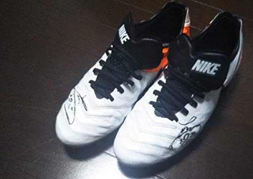 Amazon Co Jp 谷口博之選手 本人実使用サイン入りスパイク 日本プロサッカー選手会チャリティーオークション ホビー 通販