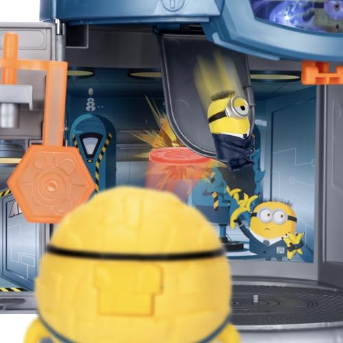 Minions Despicable Me 4 - Mega Transformation Chamber | Transform AVL Jerry Into Mega Jerry | Chamber Opens Out to Transform Into an AVL Training Center Playset | with Lights & Sounds