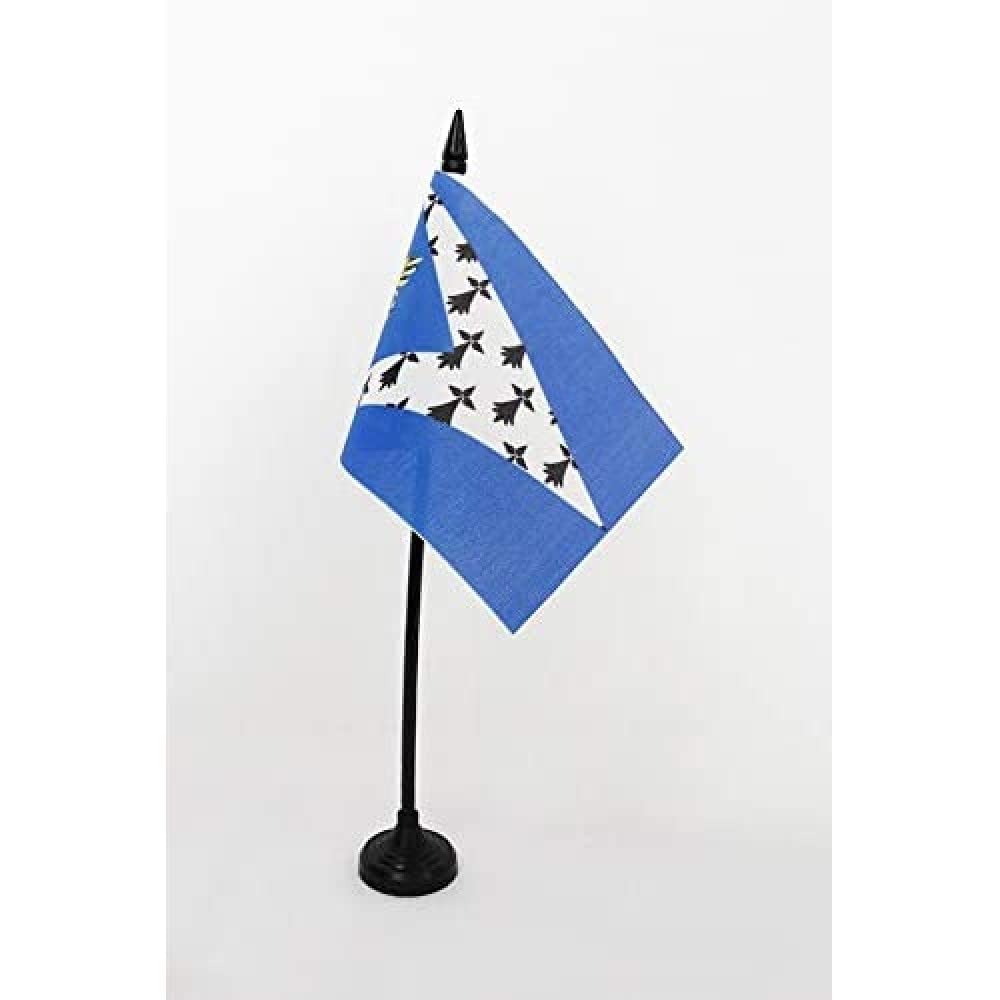 AZ FLAG - Pays de Saint-Brieuc Table Flag 4'' x 6'' - Bro Sant-Brieg Office Mini Banner 100% Polyester 15 x 10 cm - Mini Desk Flag with 10'' Pole and Black Plastic Base