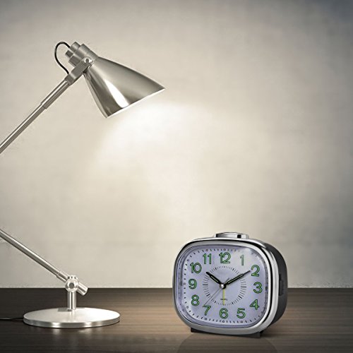 CEEBON Non Ticking Desk Bedside Alarm Clock, Quartz Alarm Clock with