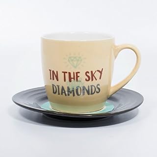 Lyrical Mug – Ensemble-cadeau de Tasse et Soucoupe Céramique avec paroles de chanson « Diamants » – John Lennon & Paul McCartney – Autorisé par SONY / ATV – thumbs up! – 1001703 - Les Beatles, Paul McCartney, John Lennon, RIngo Starr, George Harrison Lyrical Mug - Ensemble-cadeau de Tasse et Soucoupe Céramique avec paroles de chanson "Diamants" - John Lennon & Paul McCartney - Autorisé par SONY / ATV - thumbs up! - 1001703 – Image 2