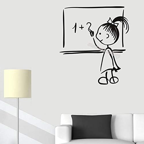 Guijiumai La Nina Escribe Problemas De Matematicas En La Pizarra