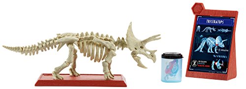 Jurassic World Fossil Strikers Triceratops Figure