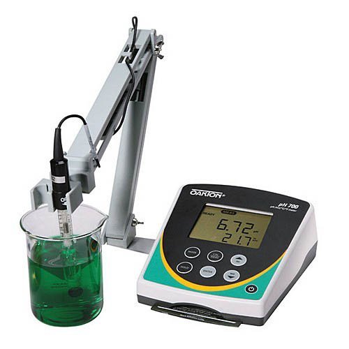 Oakton WD-35419-03 Instruments Series pH 700 Benchtop Meter with All-In-One pH Electrode, 110/220 VAC