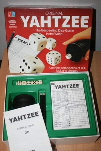 ORIGINAL YAHTZEE. VINTAGE 1982 DICE GAME BY MB GAMES