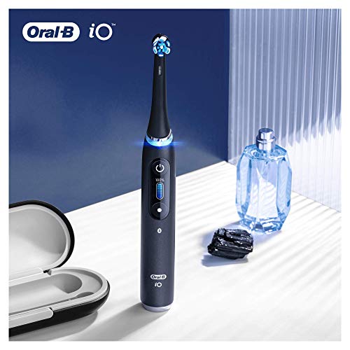 Oral-B iO Ultimate Clean Electric Toothbrush Head, Twisted & Angled Bristles for Deeper Plaque Removal, Pack of 4, Suitable for Mailbox, Black