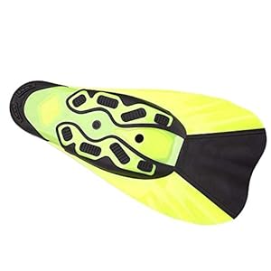 Schnorchelmasken 41d6it5GU%2BL. SS300 Macht Wasser tretend einfacher, kombiniert mit Silikon und Kunststoff, würden Kinder Flossen erleichtern in Wasser zu manövrieren.Silikon tut gut in guter Elastizität, die Ihre Muskeln beweglich und effektiv treten aber nicht Reifen zur Verfügung stellt.Kunststoff kann man viel Kraft geben.
Bequem zu tragen, können Kleinkind Flossen gut auf den Beinen bleiben.Weich und orthopädische Fuß Tasche reduziert die Reibung und Scheuern.Flossen für Kinder sind für lange Schwimm-Sessions ideal.Clean-Schnittkante sorgt für Komfort, wenn Sie sie tragen.
Abgewinkelt Klinge nach unten maximiert Kick Segment Maximierung Antrieb, Silikon Rippenteil bietet agile und effektive treten aber nicht ermüden die Muskeln, können Plastikrippenteil geben Ihnen viel Power