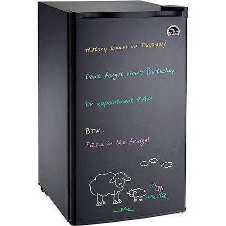 Igloo Eraser Board Refrigerator with 2 Adjustable Shelves, 2L Bottle in door, Adjustable Thermostat and Reversible Door