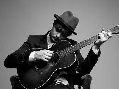 Amazon ピート ドハーティ 24x36 ポスター Sdg Sdg アートフレーム ポスター オンライン通販