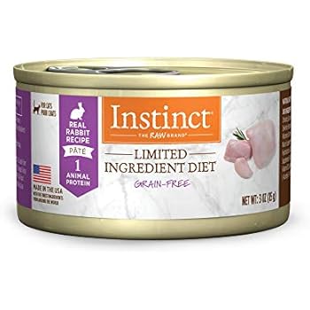 Amazon Com Royal Canin Hypoallergenic Rabbit And Pea Cat Food 24 5 9 Oz Cans Canned Wet Pet