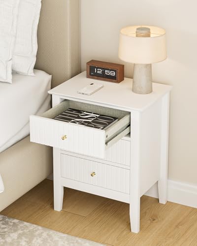 HEYZOEY Bedside Table with 3 Drawers, Vintage Bedside Cabinet, Wooden Side Table with Storage, Retro End Table for Bedroom, Living Room and Home Office(white, 17.8 x 13.3 x 24 in)
