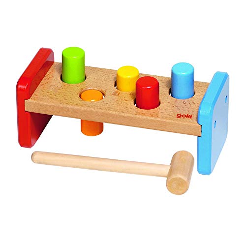 Goki 58581 Hammerbank aus Holz, ergonomisches Hämmern und Zielübungen für die Kleinen, Buntes & Motorikförderndes Spielzeug, 7er Set, ab 2 Jahre
