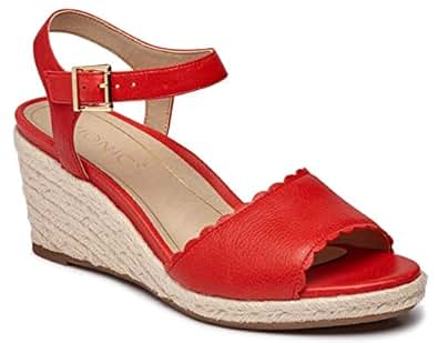 Born Trang Full Grain Leather Sandals | Dillard's in 2020 | Sandals, Genuine leather sandals 