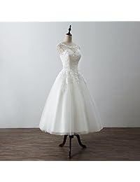 Elegante vestido vintage para novia. Vestido corto clásico estilo vintage.