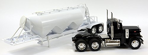 1:32 Scale Peterbilt 379 Pneumatic Trailer