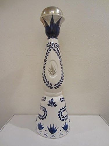 Amazon.com: Clase Azul Ultra Premium Tequila cerámica pintado a mano gigante Bar botella de la visualización 4L: Kitchen \u0026 Dining
