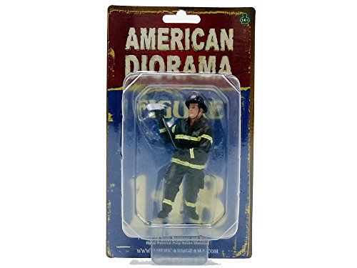 American DioramaÂ â€“Â Figurine PompierÂ â€“Â 3Â â€“Â 1: 18Â Scale, 77461