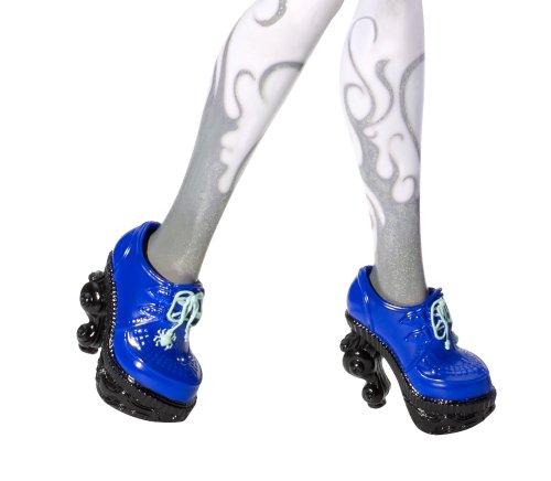 Monster High 13 Wishes Twyla Doll