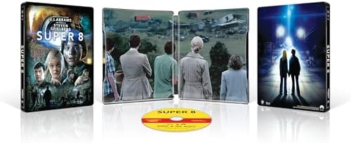 Amazon.com: Super 8 (Two-Disc Blu-ray/DVD Combo) : Elle Fanning