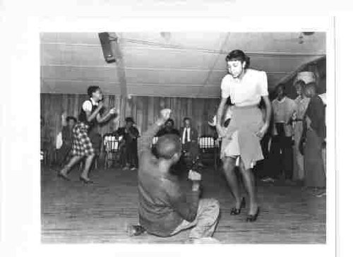 Photo Black Couple Dancing in Juke Joint 1945