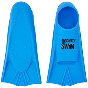BornToSwim Kinder Kurze Trainingsflossen Silikon Schwimmflossen, Blau, 27-29, FIN-XX-U-J-27-29 1 Schnorchelmasken 41eu7sXuEKL. SS300 Leichte Flossen für kleine Kinder
Weicher Silikonabsatz
Flexible Spitze zur Entlastung des Knöchelgelenks