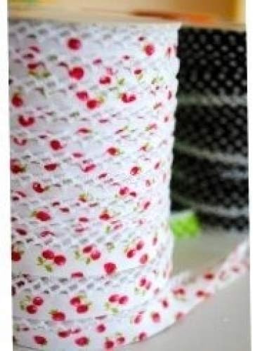 Cherry & Strawberry White Lace Edged Double Fold Bias on a 3m length (N.B. this is a cut from a roll)