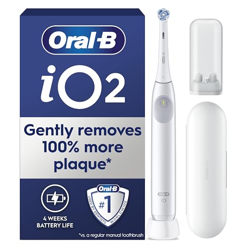 Oral-B iO2 Elektrische Zahnbuerste, 1 Sanfte Pflege Zahnbuerstenkopf, 1 Reiseetui, 1 Reise-Nachfuellhalter, Zahnbuerste fuer Erwachsene (Simple White), Designed by Braun, 2-poliger UK-Stecker