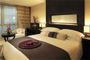 holiday inn pillows amazon