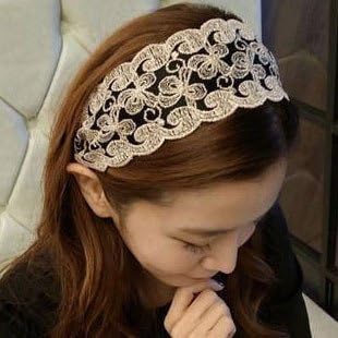 Amazon とてもオシャレな 綺麗なレース 華やか カチューシャ ヘアバンド ヘアバンド ターバン 通販
