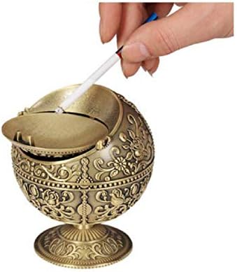 Metal European ashtray with lid with creative personality home retro living room coffee table American ornaments ornaments Fashion vintage ashtray Metal casting with flip design 11.5*10cm