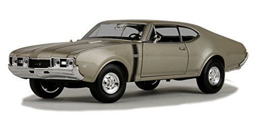 Welly 1968 Oldsmobile 442 1/24 Scale Diecast Model Car Gold