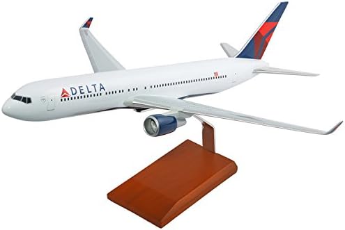 Boeing 767-300 Airplane Model