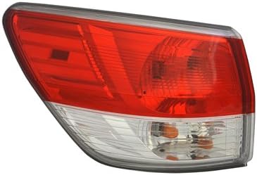 Nissan pathfinder tail light