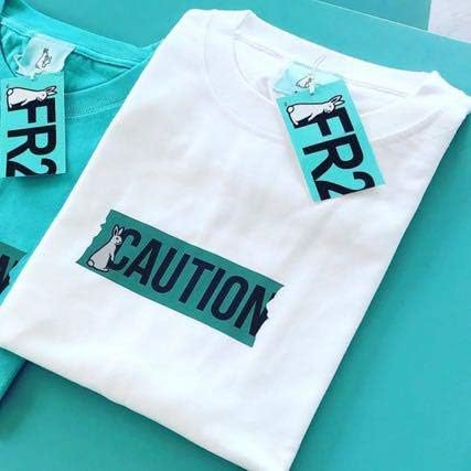 Amazon Fr2 沖縄限定 月桃 Caution Tシャツ Lサイズ 白 Tシャツ カットソー 通販