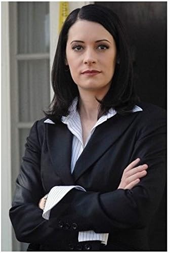 Criminal Minds 8 X 10 Photo Emily Prentiss Paget Brewster Black