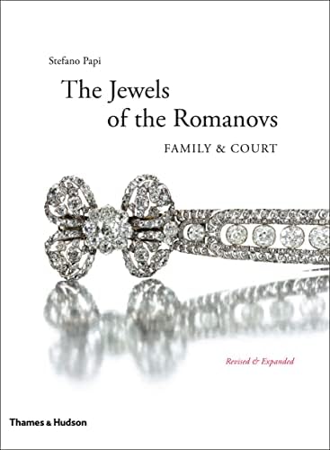 The Queen's Jewels: The Personal Collection of Elizabeth II: Field