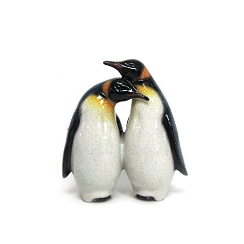 Antarctica Wildlife Lovely Couple Emperor Penguins Figurine