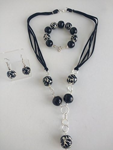 Jewelry set of necklace, bracelete and earrings.(Black talavera ceramic)