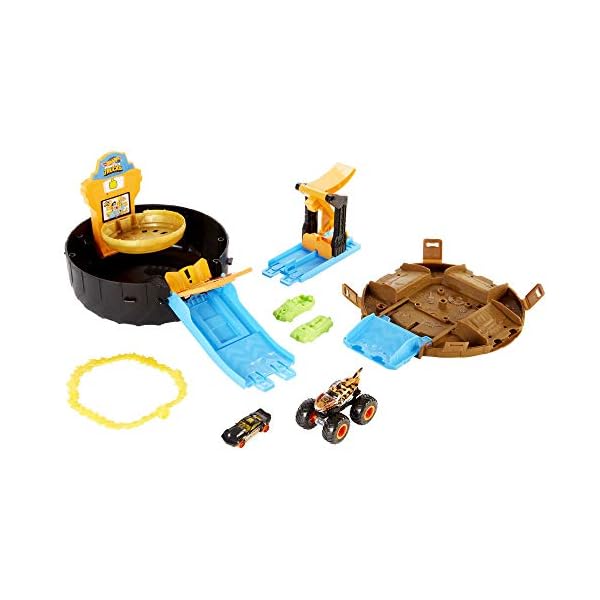 Hot Wheels Monster Trucks Stunt Tire Play Set Opens to Reveal Arena with Launcher, 1 Hot Wheels 1:64 Scale Car & 1…