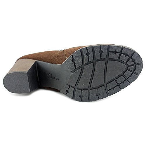 clarks pause camelia