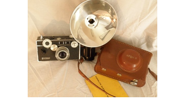 Amazon Com Vintage Argus C3 The Brick 35mm Film Camera Case Flash All Works Point And Shoot Film Cameras Camera Photo