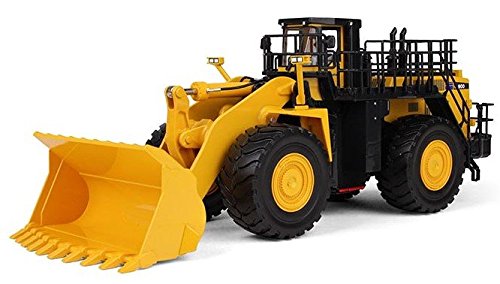 First Gear 1/50 scale Diecast Collectible Komatsu WA900-3 Wheel Loader (#50-3301)