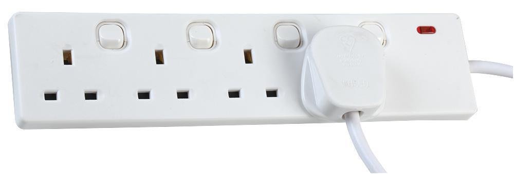 Pro Elec 3 m Individually Switched 4 Way Gang UK Mains Extension Lead - White — image 1