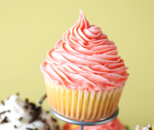 Babycakes CC-2828VC-Cupcake Maker, Vanilla Cream, 8-Cupcakes