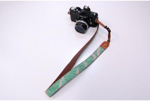 Amazon Co Jp 和柄カメラストラップ 緑絞り 着物や古布を使用したオシャレで和カジュアルな和柄カメラストラップ おもちゃ