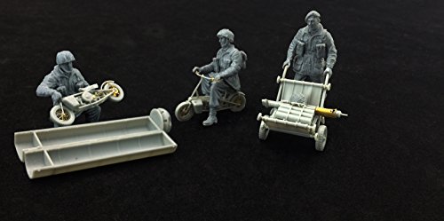 Bronco Models 1/35 WWII British Paratroops Figure in Action Set B