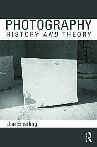 A World History of Photography by Naomi Rosenblum (1997) (3rd