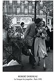 LE BAISER DE LHOTEL DE VILLE by Robert Doisneau on